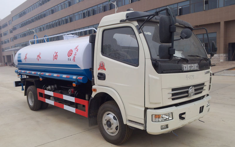 楚勝牌多利卡灑水車(chē)